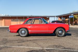Mercedes-Benz 230 SL 1966 года  (NA)